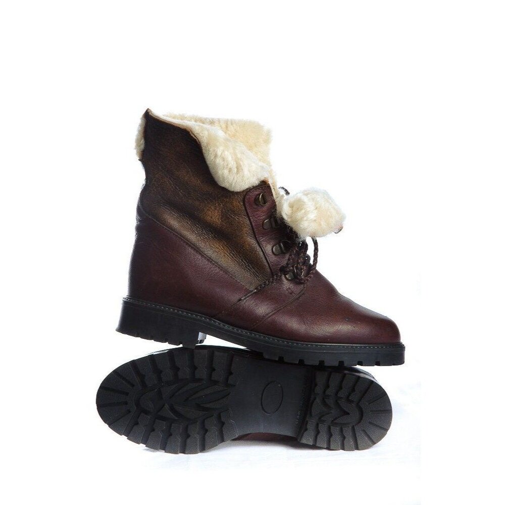 Women's vintage ORVIS Brown Leather Boots with shearling fur Lining